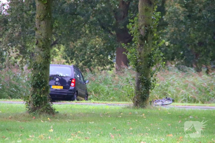 Ernstig verkeersongeval tussen auto en fietser