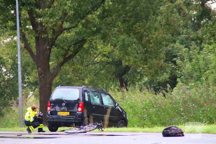 Ernstig verkeersongeval tussen auto en fietser