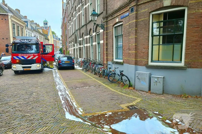 Veel rook nadat spoelbak vlam vat
