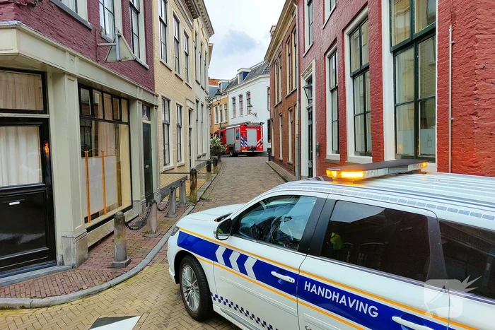 Veel rook nadat spoelbak vlam vat
