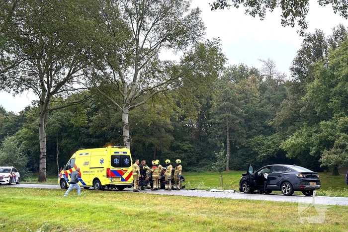 Gewonden en auto zwaar beschadigd bij kettingbotsing