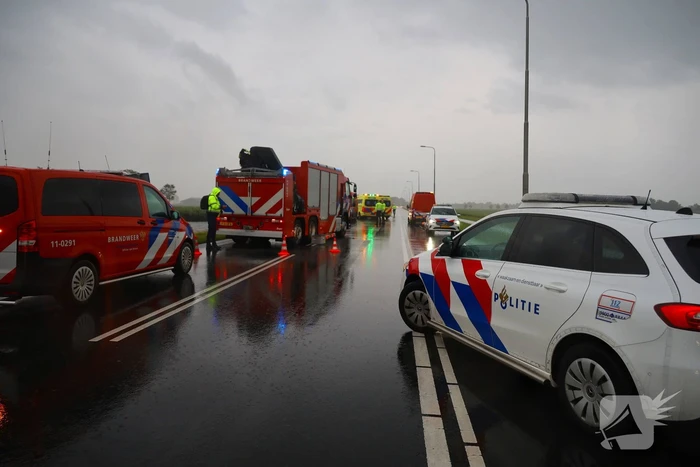 Omstanders verrichten heldendaad en redden te water geraakte automobilist