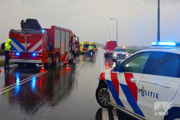 Omstanders verrichten heldendaad en redden te water geraakte automobilist