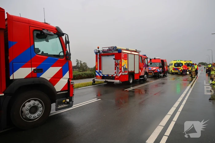 Omstanders verrichten heldendaad en redden te water geraakte automobilist