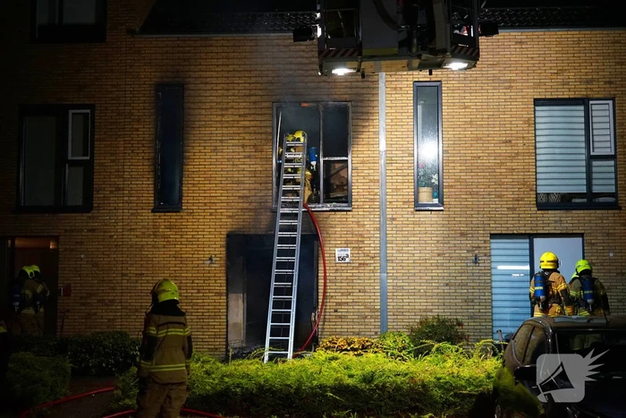 Buurtbewoners geëvacueerd wegens uitslaande brand