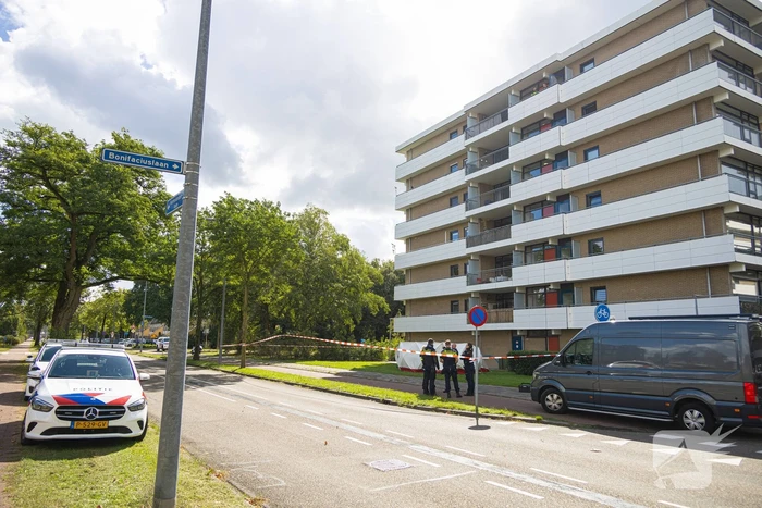 Persoon overlijdt na val van flatgebouw