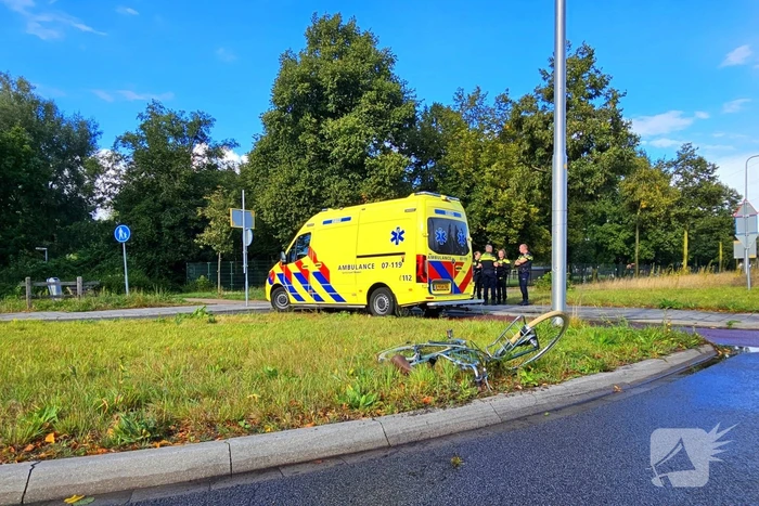 Wederom fietser aangereden op rotonde