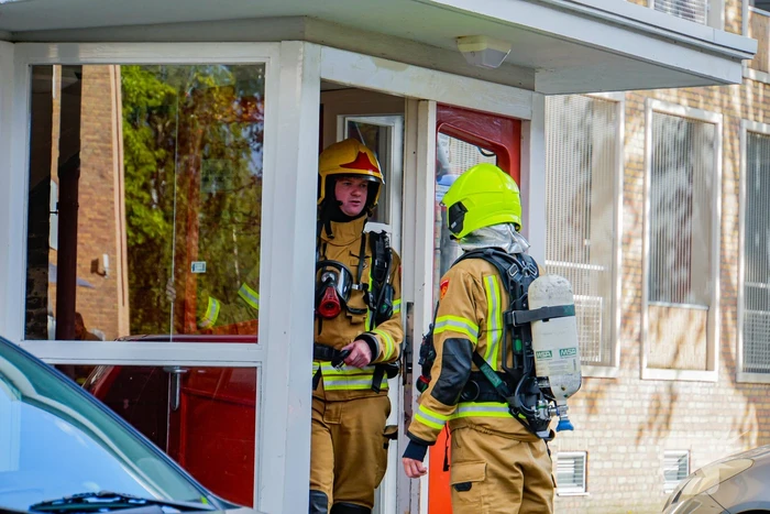 Brand in keuken in flatwoning snel onder controle
