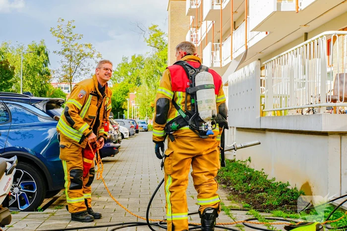 Brand in keuken in flatwoning snel onder controle