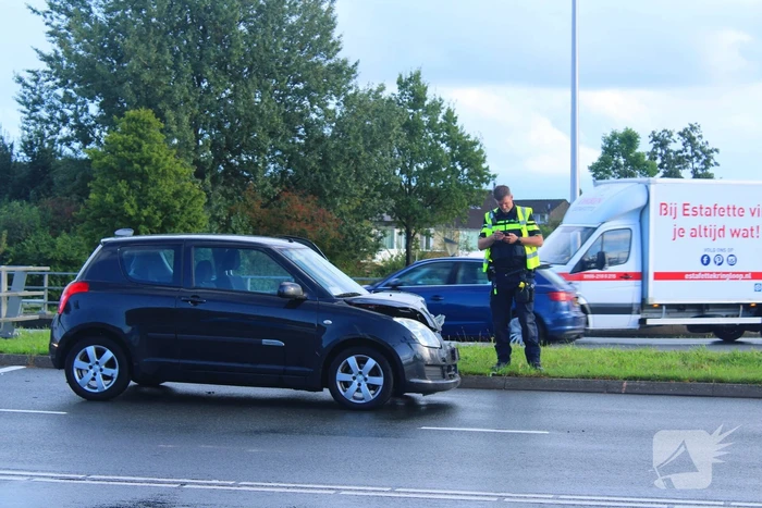 Rijbaan afgesloten na kop-staart botsing