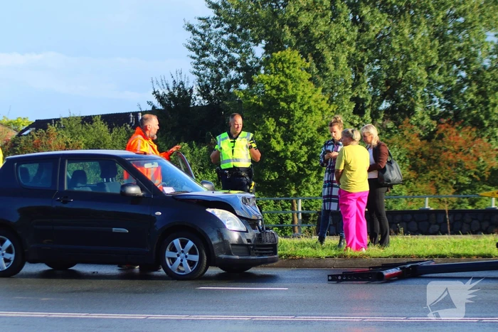 Rijbaan afgesloten na kop-staart botsing