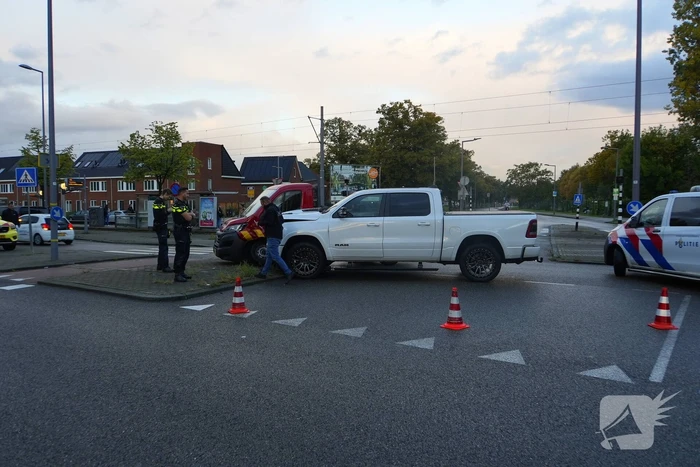 Bestelbus en 4x4 betrokken bij ongeval