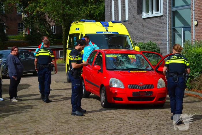 Voorruit gebarsten bij aanrijding met fietser