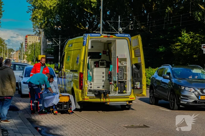 Tiener op fiets aangereden door automobilist