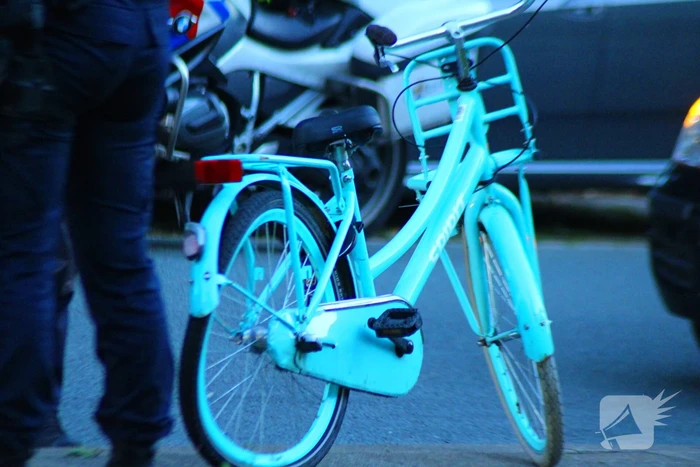 Fietsend kind gewond bij botsing met auto