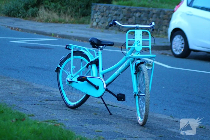 Fietsend kind gewond bij botsing met auto