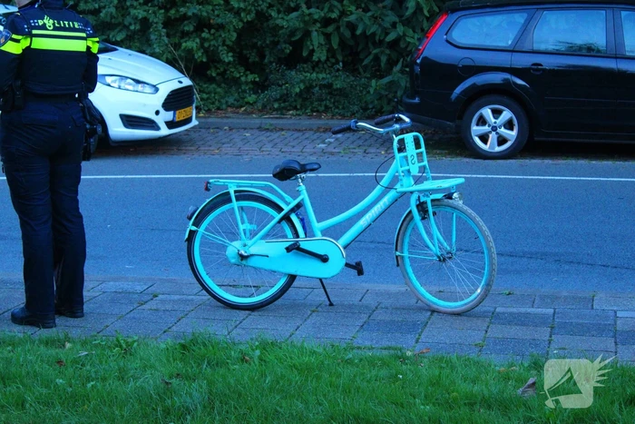 Fietsend kind gewond bij botsing met auto