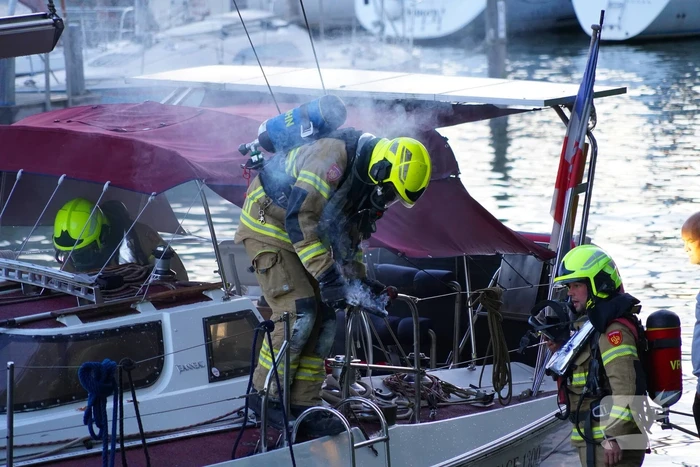 Brandweer ingezet door rookontwikkeling op plezierjacht