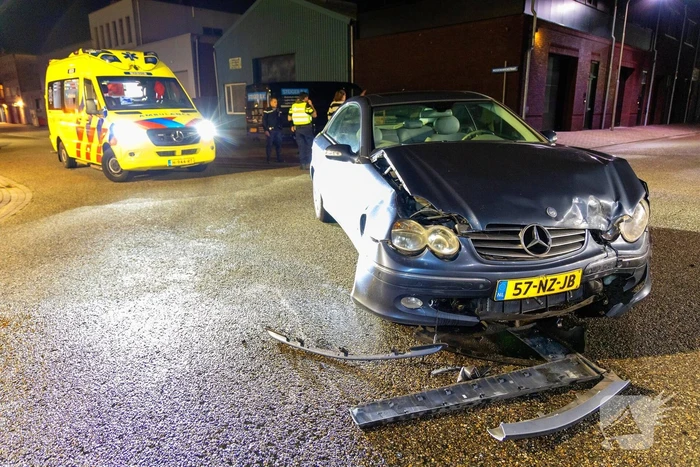 Forse schade na botsing op kruising