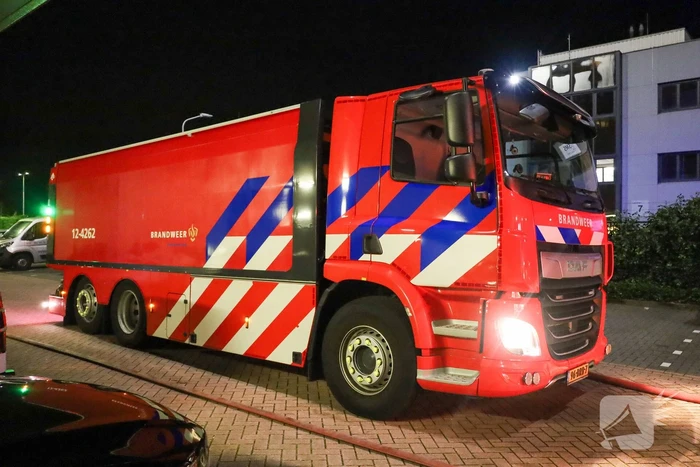 Cabine bestelbus uitgebrand bij hotel