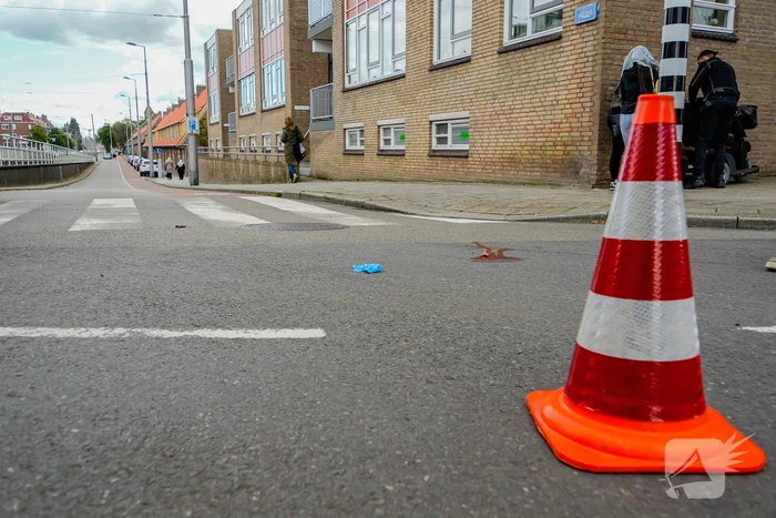 Persoon op fatbike rijdt door na aanrijden scootmobiel
