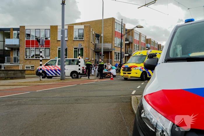 Persoon op fatbike rijdt door na aanrijden scootmobiel