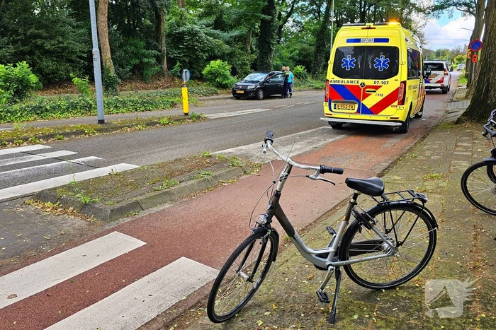 Fietser aangereden door automobilist op rotonde