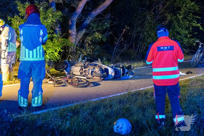 Meerdere gewonden bij botsing tussen scooter en fietsers