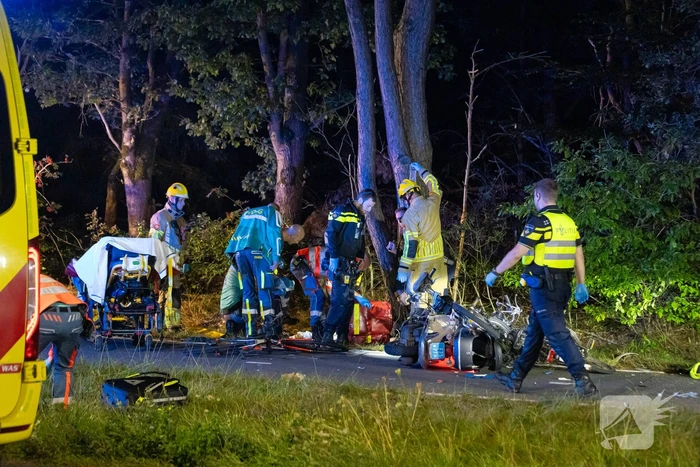 Meerdere gewonden bij botsing tussen scooter en fietsers