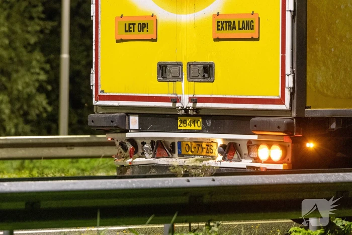 Dodelijk ongeval na botsing met vrachtwagentrailer