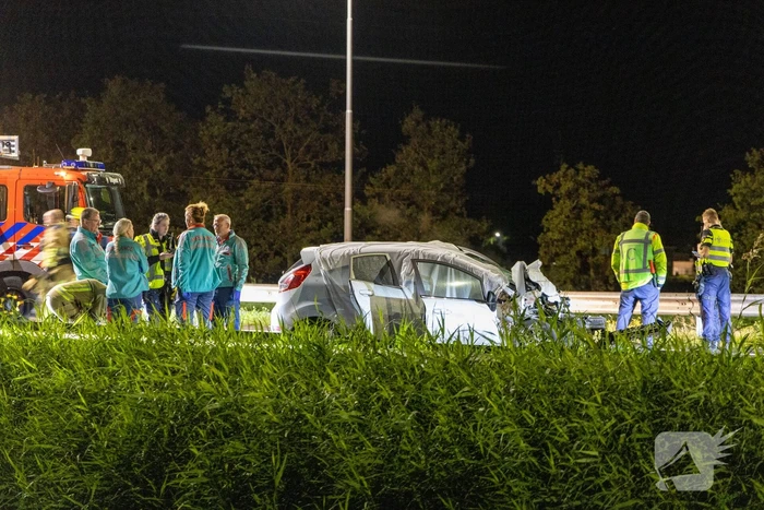 Dodelijk ongeval na botsing met vrachtwagentrailer