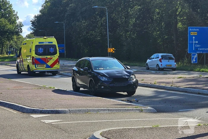 Persoon in scootmobiel gewond bij aanrijding met auto