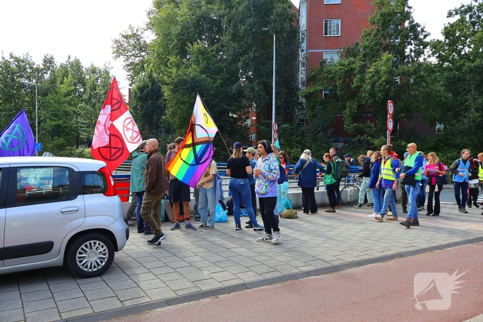Weinig politie-inzet tijdens XR-blokkade wegens staking