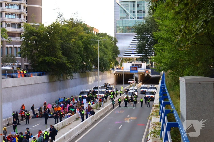 Weinig politie-inzet tijdens XR-blokkade wegens staking