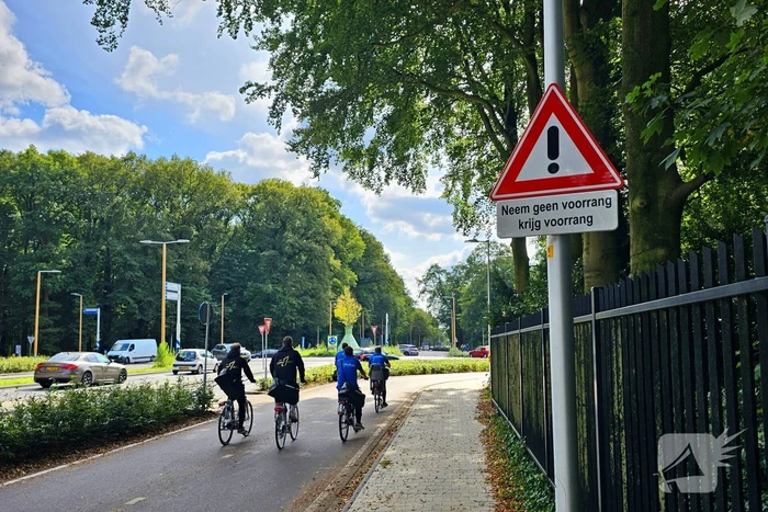 Gemeente gaat camera's plaatsen voor verkeersinzicht bij horror rotonde