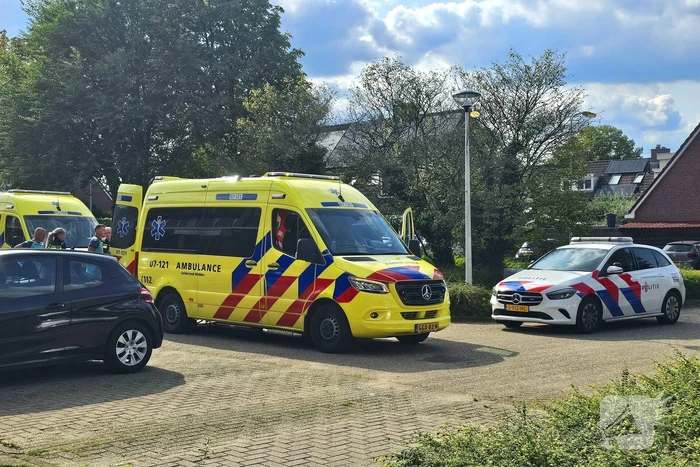 Traumahelikopter landt voor medische noodsituatie