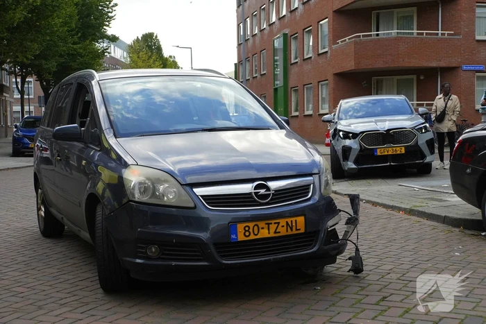 Auto's afgesleept na botsing