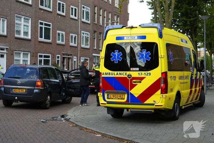 Auto's afgesleept na botsing