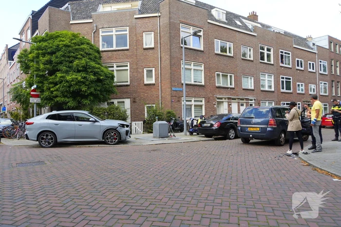 Auto's afgesleept na botsing
