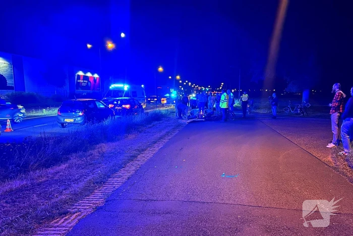 Fietser botst op auto
