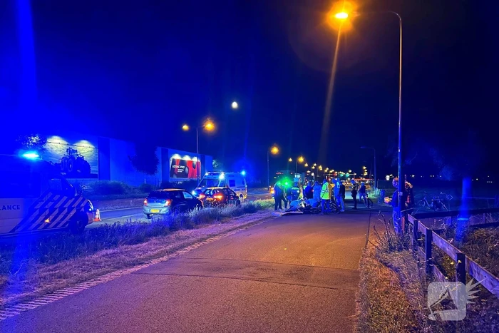 Fietser botst op auto