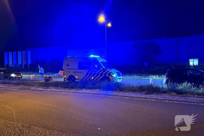 Fietser botst op auto