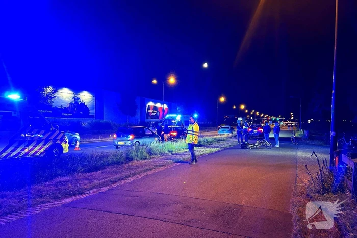 Fietser botst op auto