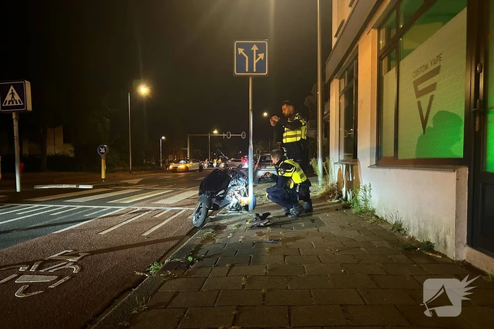 Scooterrijder gewond bij harde botsing met auto