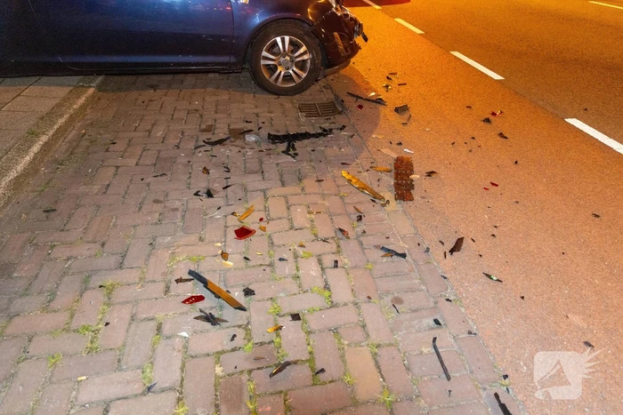 Auto veroorzaakt kettingreactie bij nachtelijk ongeval