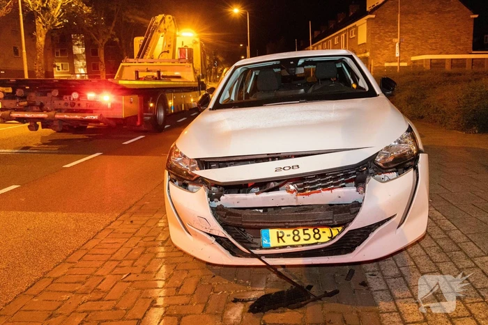 Auto veroorzaakt kettingreactie bij nachtelijk ongeval