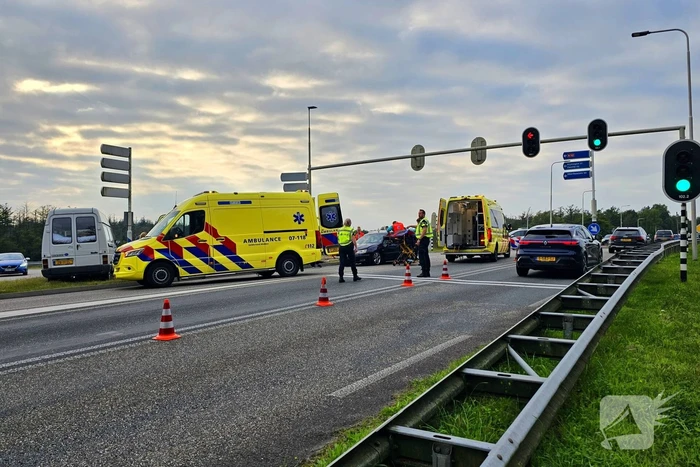 Meerdere gewonden bij botsing tussen twee voertuigen