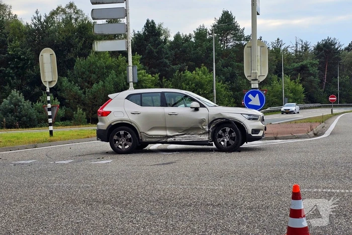 Meerdere gewonden bij botsing tussen twee voertuigen
