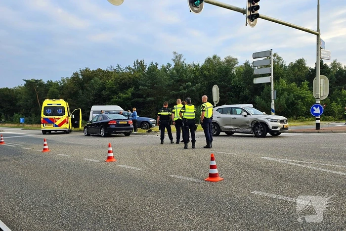 Meerdere gewonden bij botsing tussen twee voertuigen