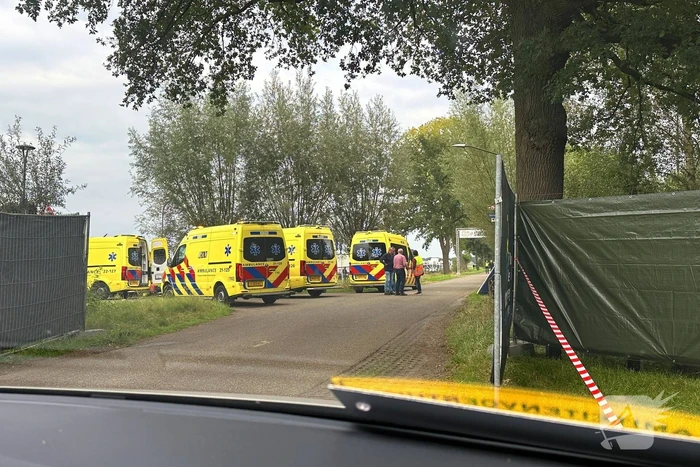 Motor rijdt publiek in, persoon van organisatie overleden